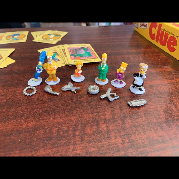 THE SIMPSONS CLUE BOARD GAME - Picture 8 of 8